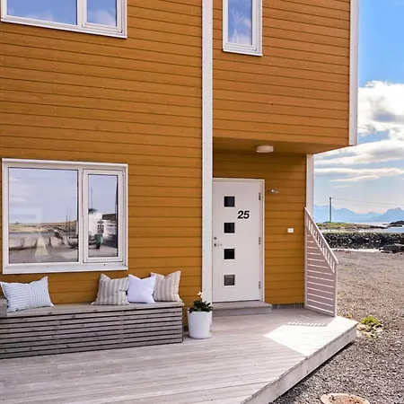 8 Person In Sandoy * Finnøy