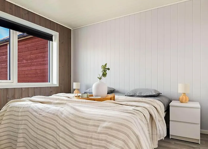 8 Person In Sandoy * Finnøy