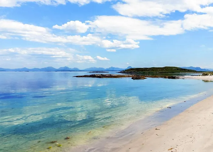 8 Person In Sandoy * Finnoy