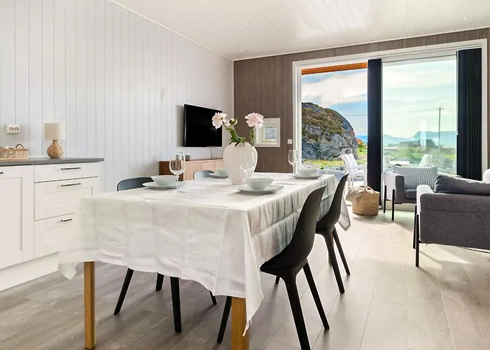 8 Person In Sandoy * Finnøy