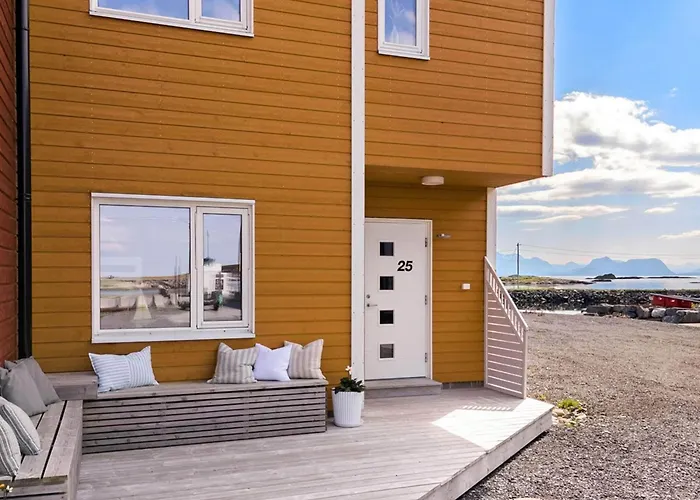 8 Person In Sandoy * Finnøy